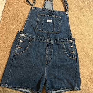 Levi’s Overall Shorts!